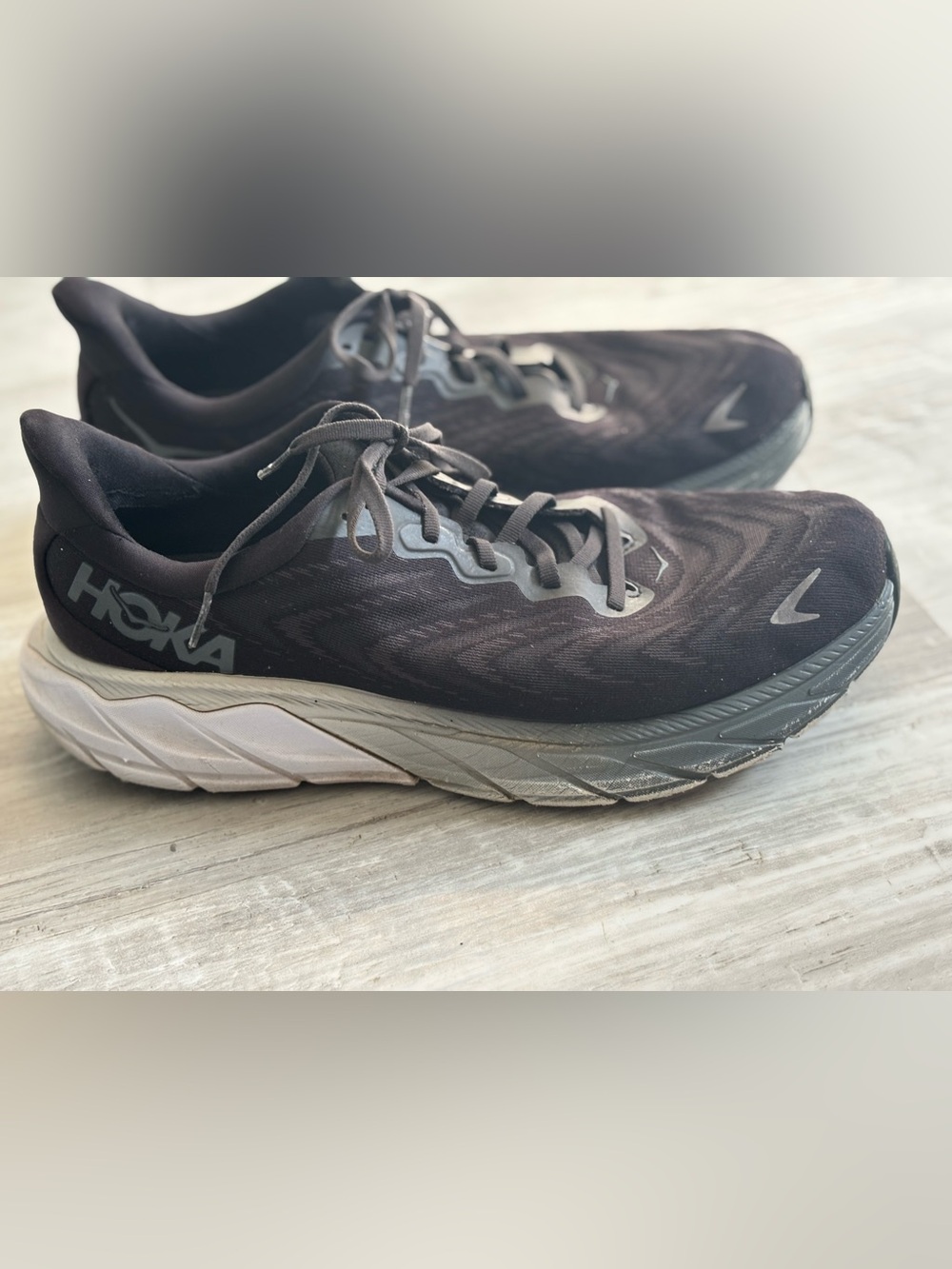 Hoka One One Arahi 6 Men’s Black Running Shoes Size 10.5